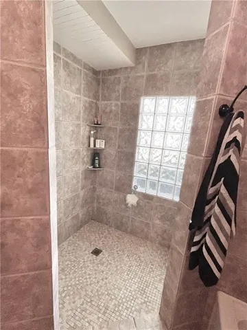 $365,000 | 10207 Northwest Barry Road, Kansas City, MO 64153