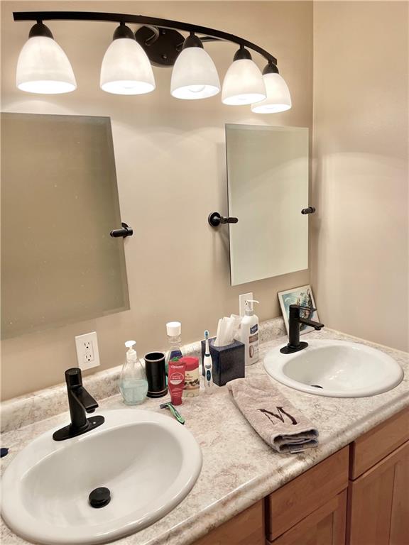 10207 Northwest Barry Road Kansas City, MO 64153 - Photo 14 of 46