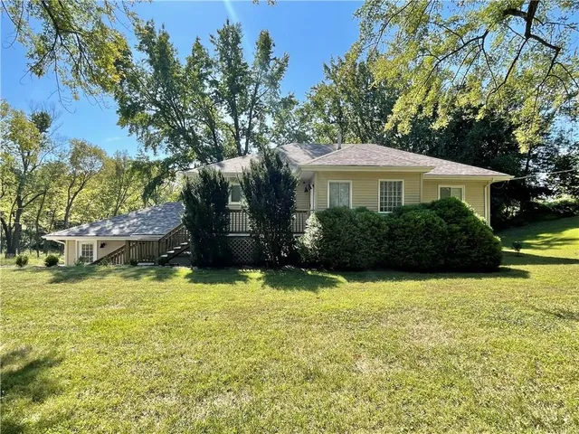 $365,000 | 10207 Northwest Barry Road, Kansas City, MO 64153