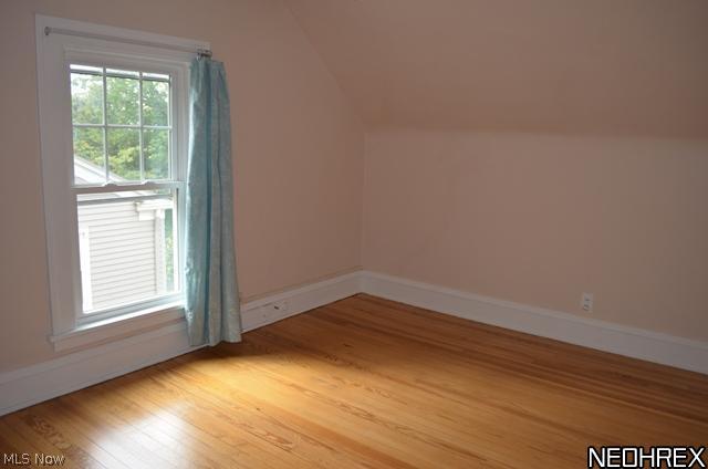 3282 Chalfant Road Cleveland, OH 44120 - Photo 15 of 19 Bedroom four on 3rd floor and full bath.