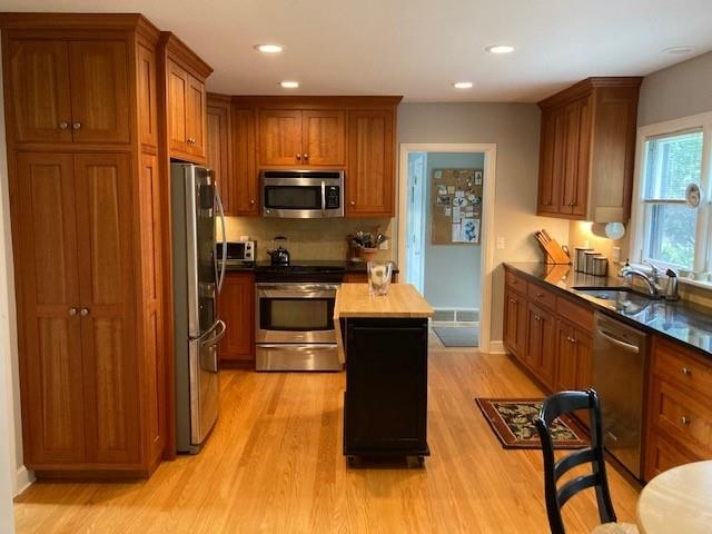 136 Crescent Road Burlington, VT 05401 - Photo 3 of 40 Gallery Image 3