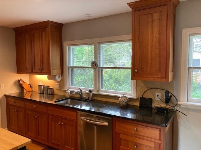 136 Crescent Road Burlington, VT 05401 - Photo 4 of 40 Gallery Image 4