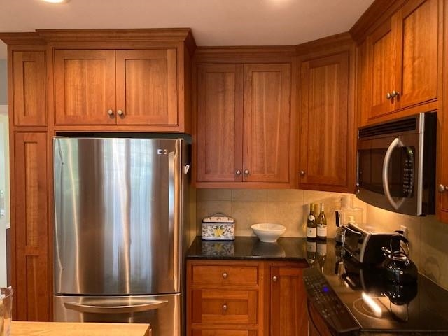 136 Crescent Road Burlington, VT 05401 - Photo 5 of 40 Gallery Image 5