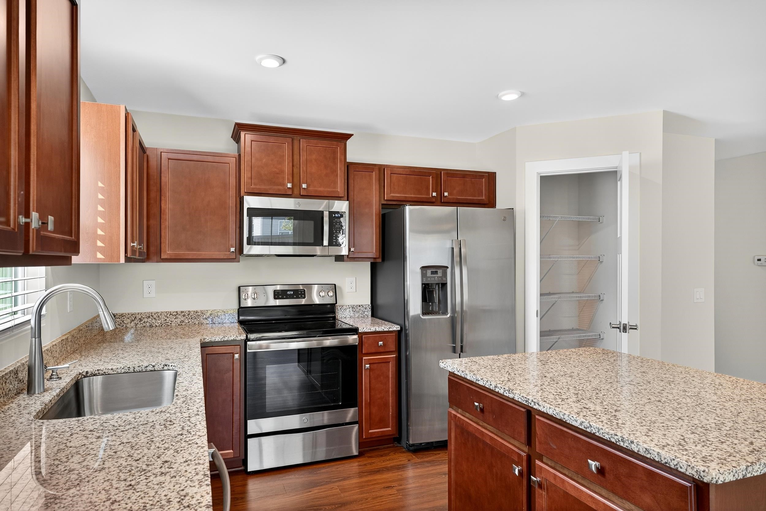 945 Riverland Wds Trail Boiling Springs, SC 29316 - Photo 13 of 44 Kitchen