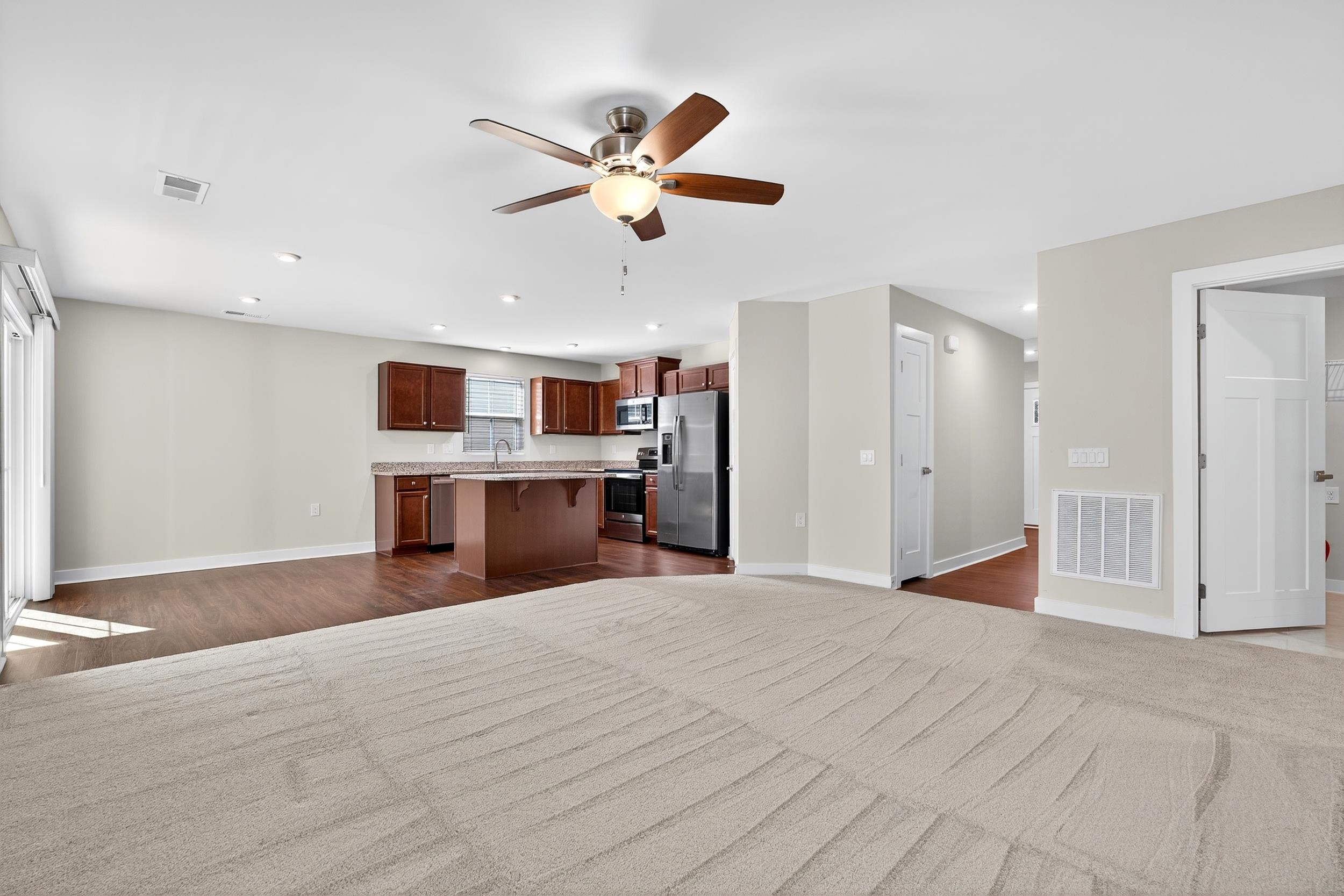 945 Riverland Wds Trail Boiling Springs, SC 29316 - Photo 9 of 44 Living Room