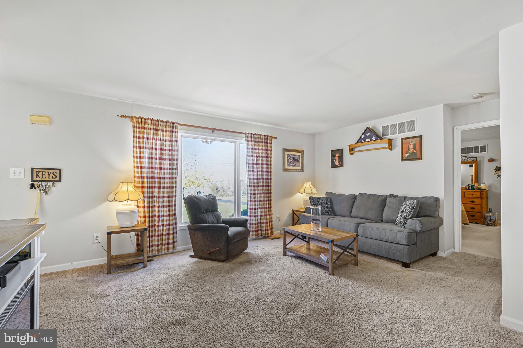 594 Leeds Road Elkton, MD 21921 - Photo 8 of 23 Living room