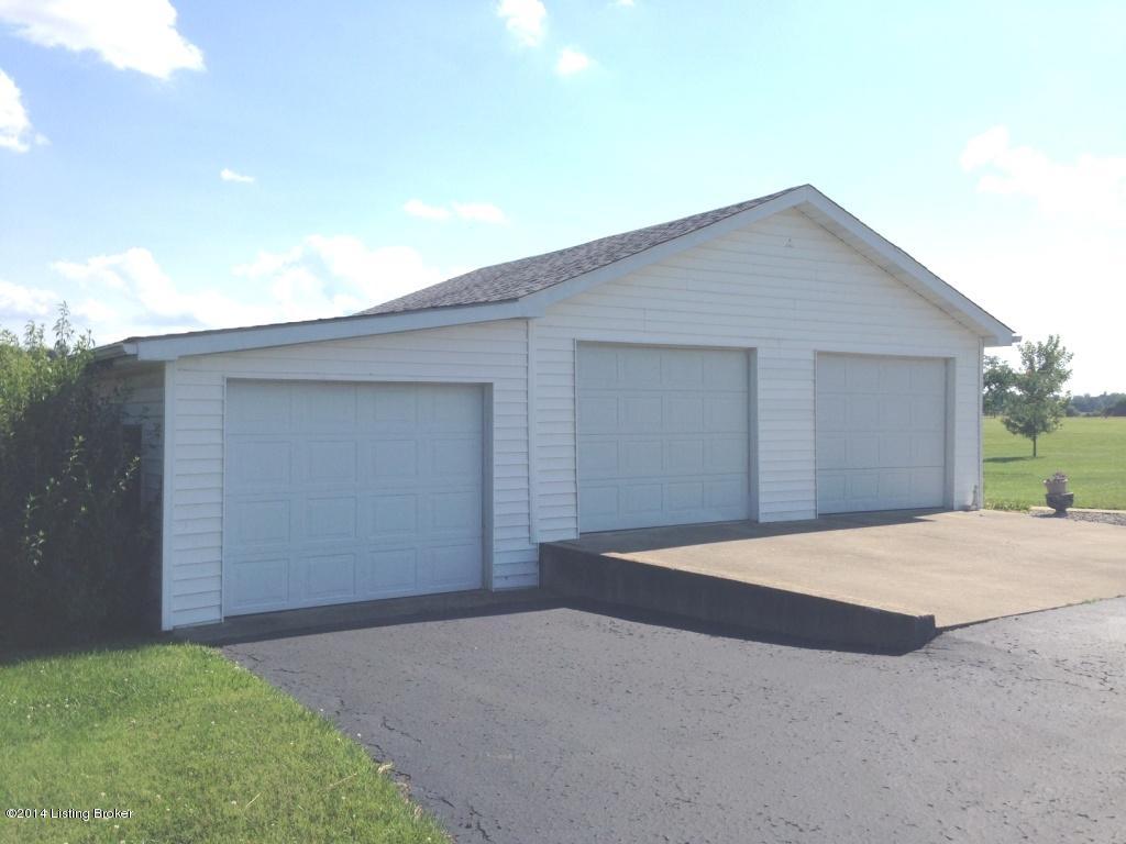 3141 North Midway Road Brandenburg, KY 40108 - Photo 21 of 27 Garage