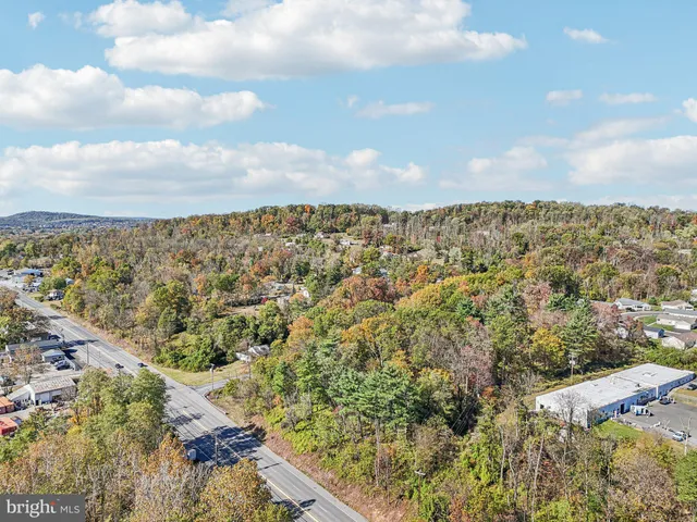 $289,000 | 0 West W Route, Douglassville, PA 19518