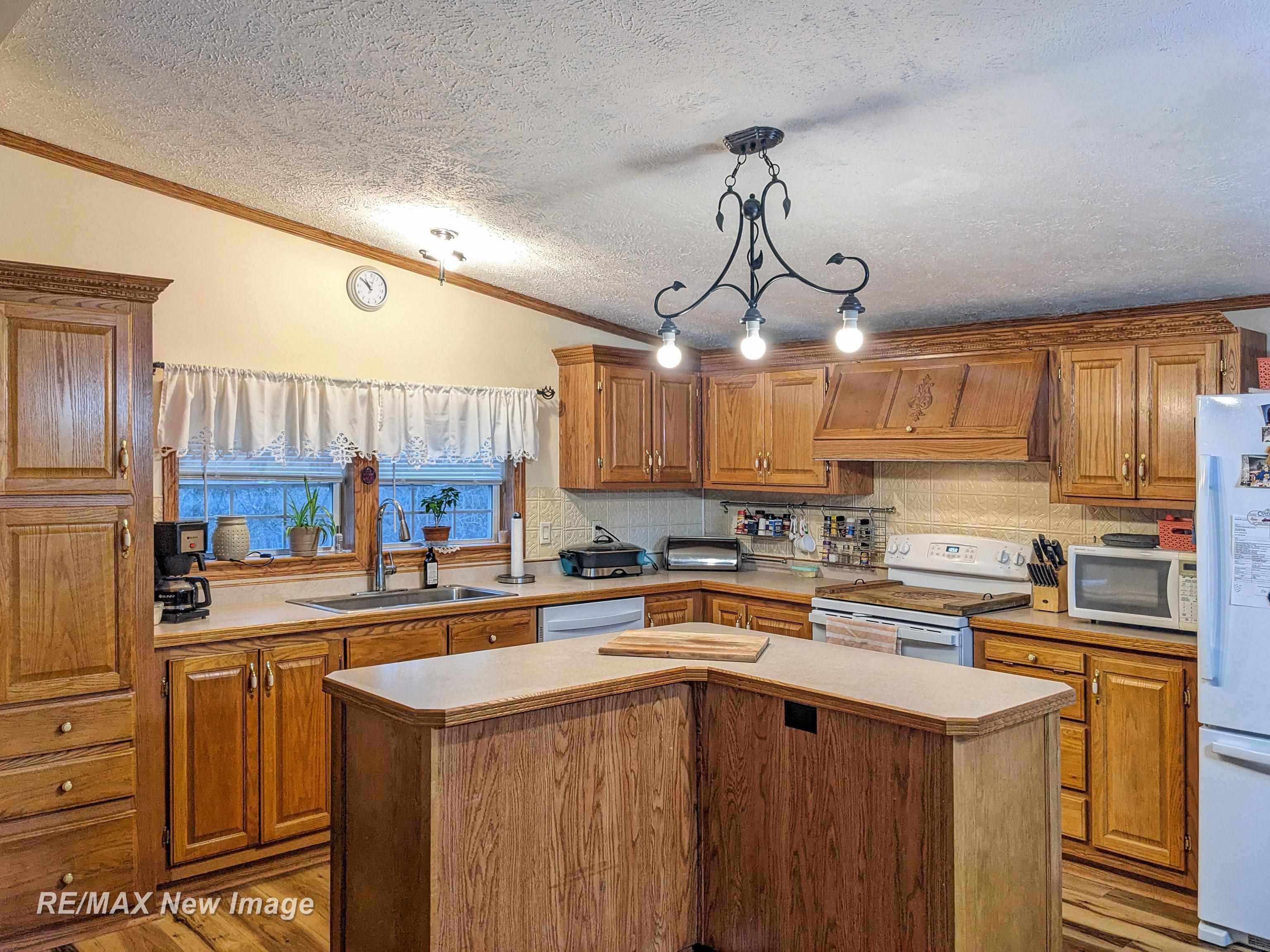 19095 Grabowski Road St. Charles, MI 48655 - Photo 10 of 46