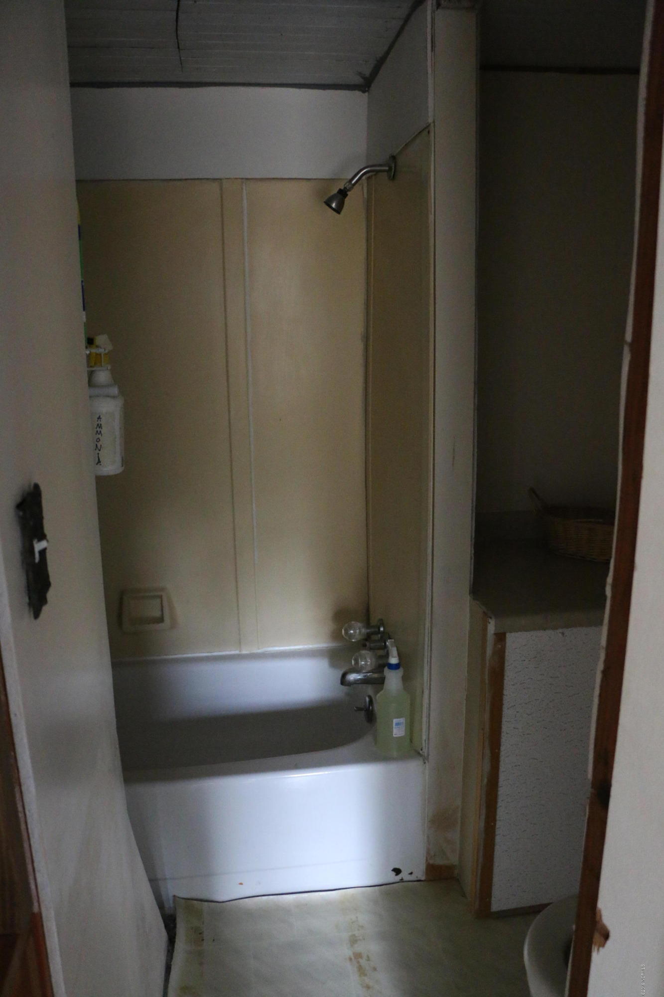 6125 County Line Road New Bern, NC 28562 - Photo 15 of 24 Upstairs Bath