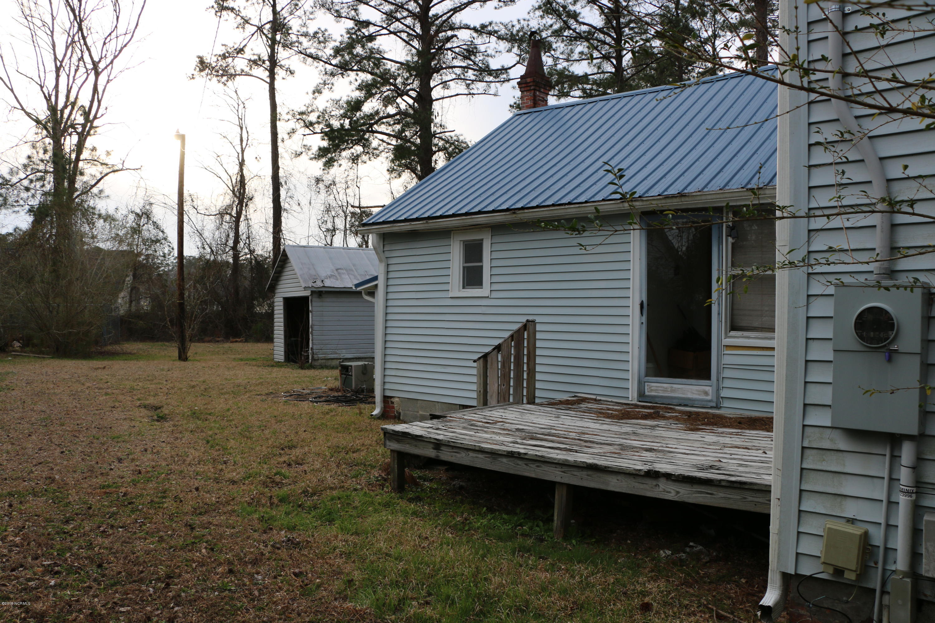 6125 County Line Road New Bern, NC 28562 - Photo 20 of 24 IMG_6553