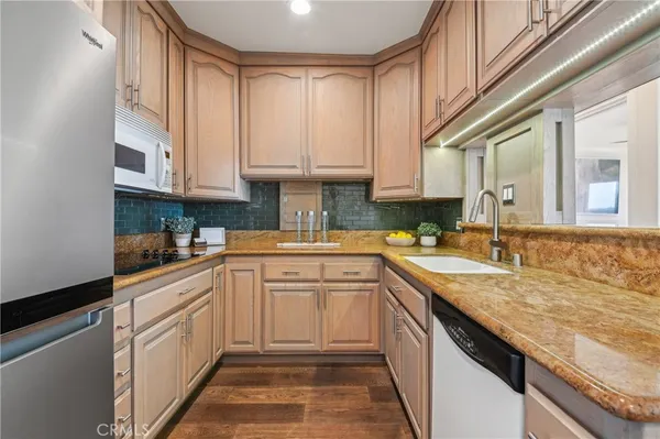 $4,199 | 1707 Pacific Coast Highway, Unit 506, Hermosa Beach, CA 90254