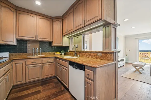 $4,199 | 1707 Pacific Coast Highway, Unit 506, Hermosa Beach, CA 90254