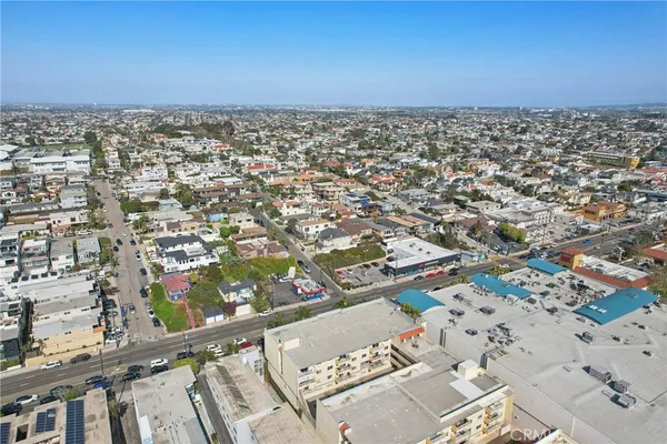 $4,199 | 1707 Pacific Coast Highway, Unit 506, Hermosa Beach, CA 90254