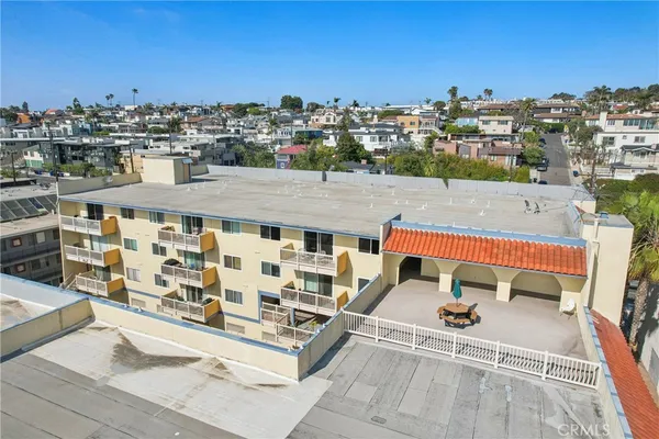$4,199 | 1707 Pacific Coast Highway, Unit 506, Hermosa Beach, CA 90254