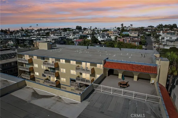 $4,199 | 1707 Pacific Coast Highway, Unit 506, Hermosa Beach, CA 90254