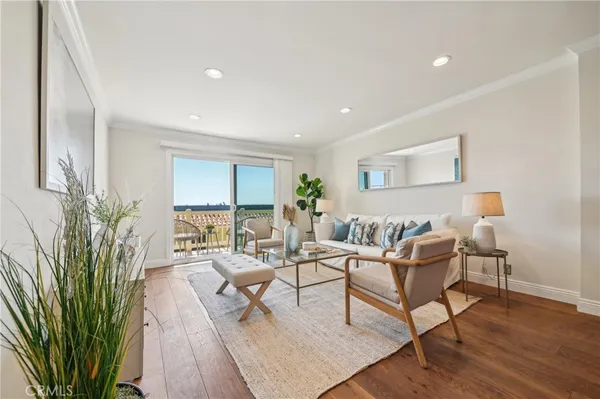 $4,199 | 1707 Pacific Coast Highway, Unit 506, Hermosa Beach, CA 90254