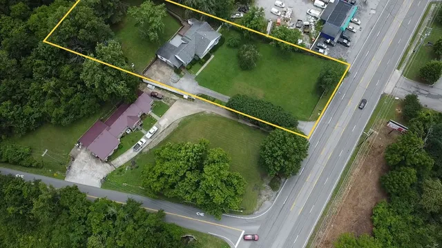 an aerial view of a yard