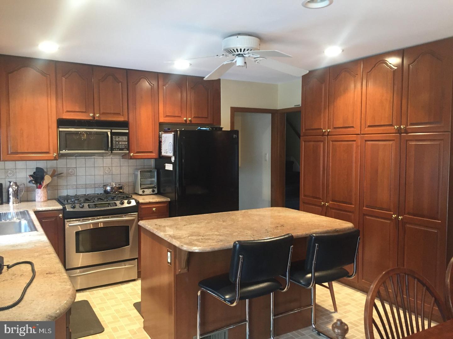 1539 Shoemaker Road Abington, PA 19001 - Photo 9 of 25