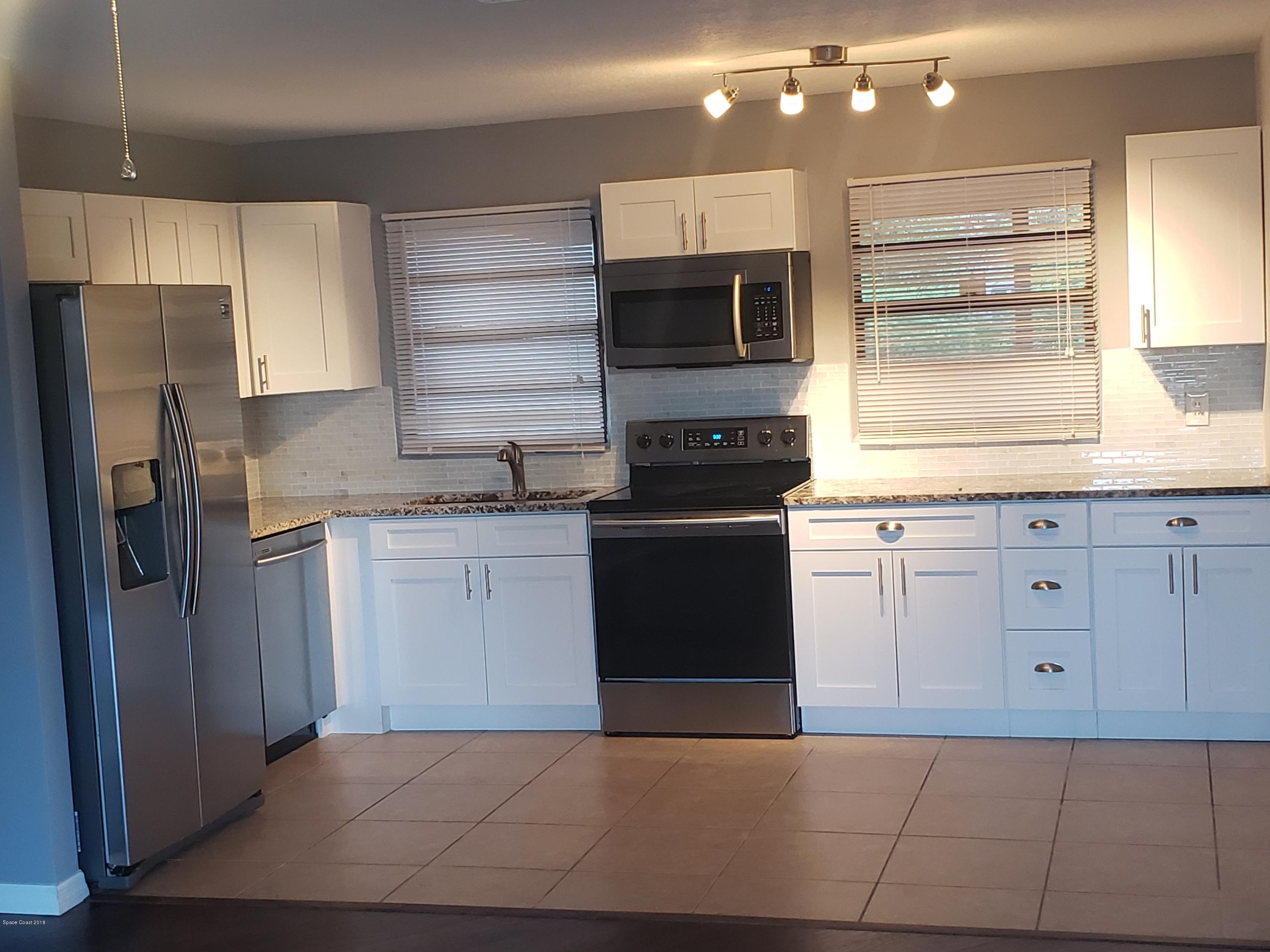 2148 King Richard Road Melbourne, FL 32935 - Photo 4 of 15 20181031_173315