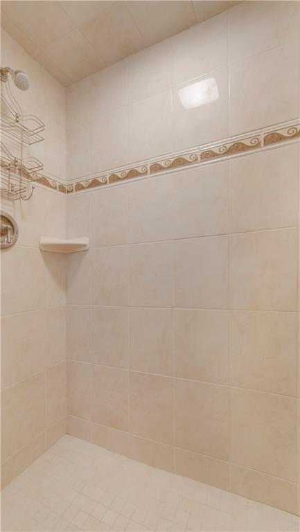 2034 Mohawk Road Pittsburgh, PA 15241 - Photo 18 of 25 a bathroom with a shower