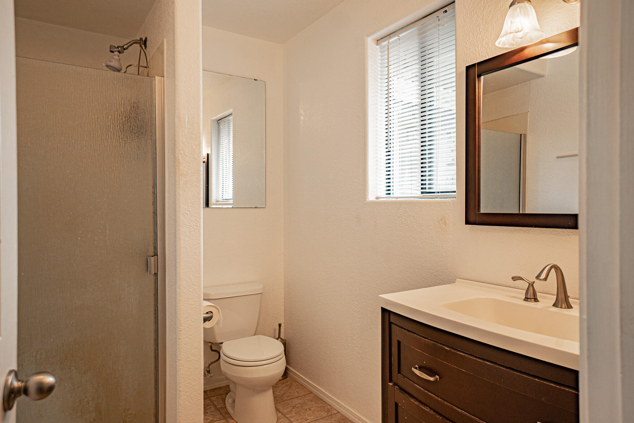 344 Rene Drive Shady Cove, OR 97539 - Photo 21 of 50 21 Primary Bathroom