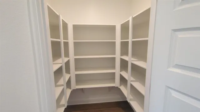 $359,400 | 2 Keystone Court, Angleton, TX 77515