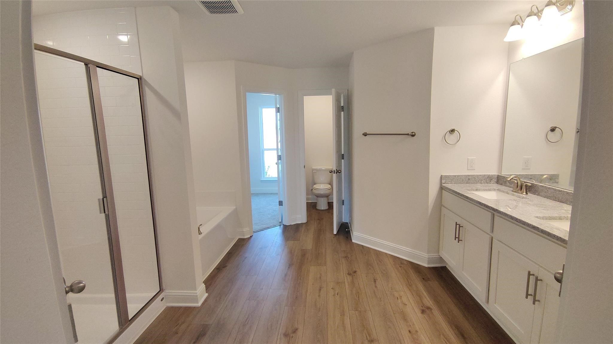 2 Keystone Court Angleton, TX 77515 - Photo 6 of 9