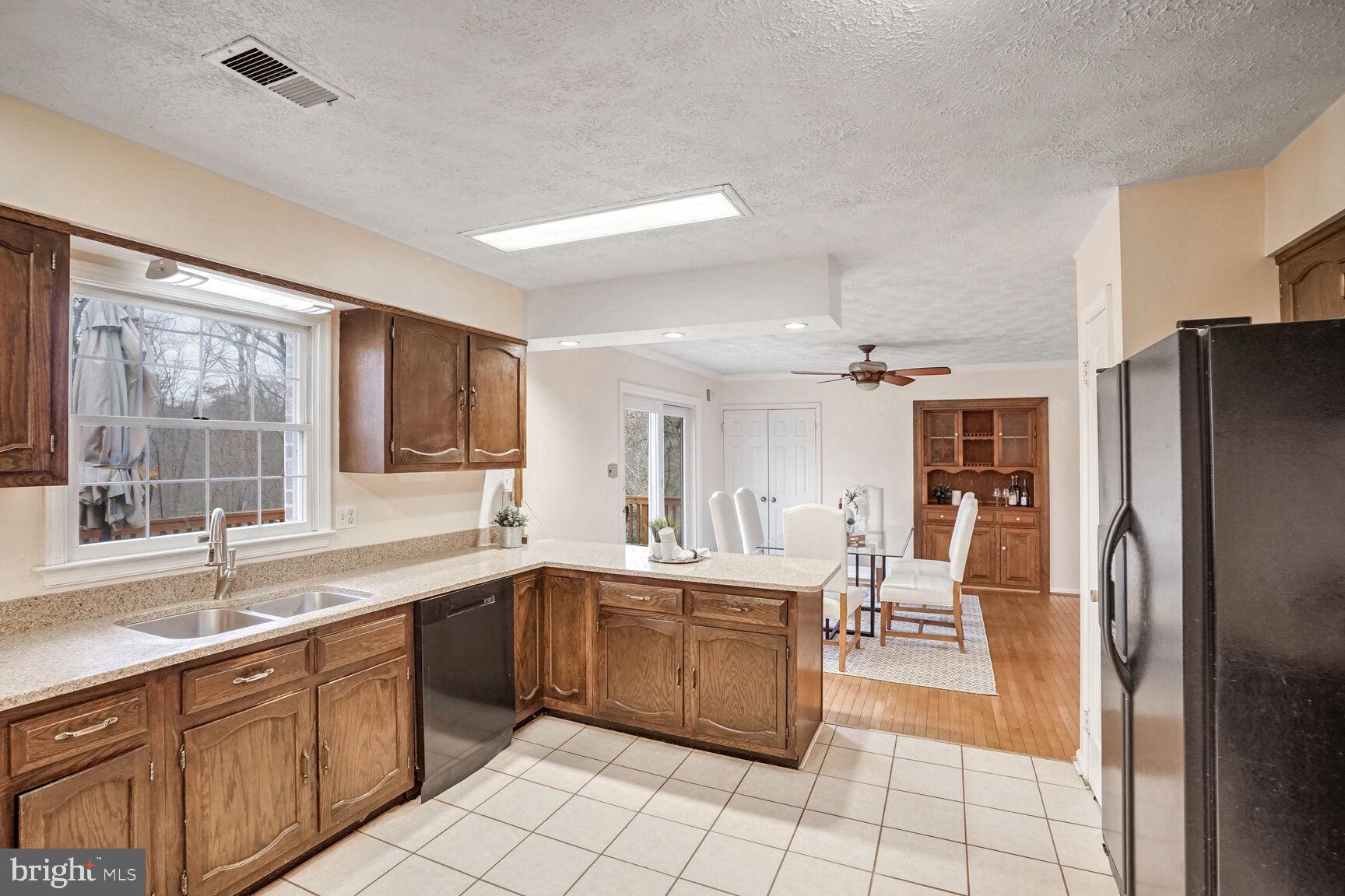 8104 Crestridge Road Fairfax Station, VA 22039 - Photo 13 of 50 Kitchen