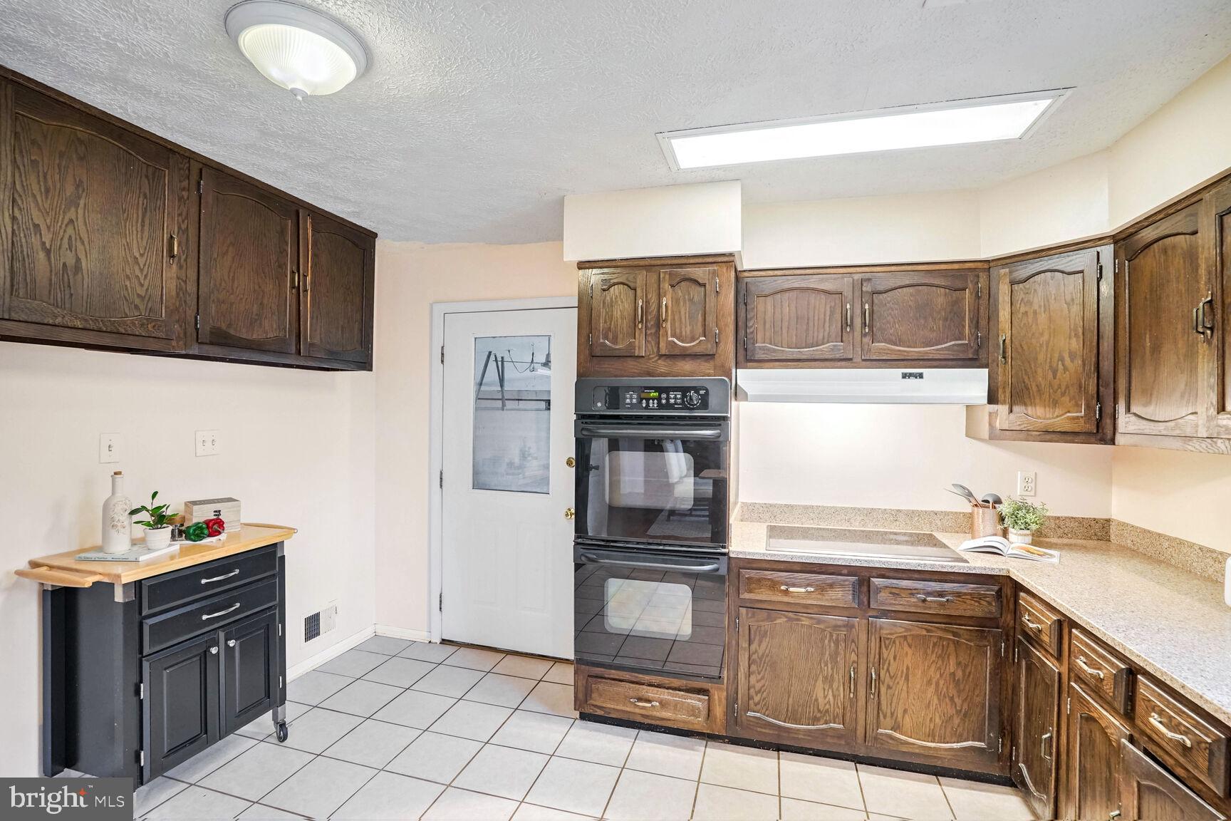 8104 Crestridge Road Fairfax Station, VA 22039 - Photo 14 of 50 Kitchen