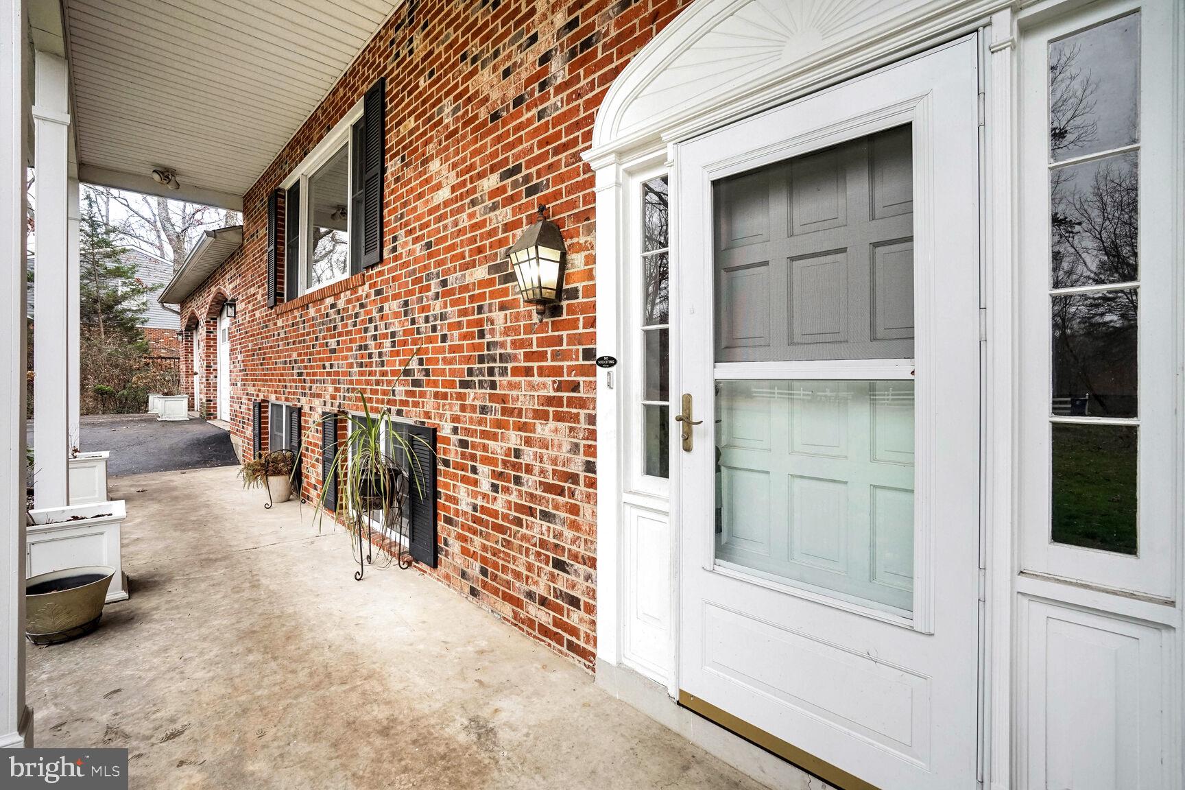 8104 Crestridge Road Fairfax Station, VA 22039 - Photo 4 of 50