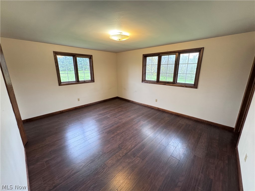 8615 Eberhart Road Northwest Dover, OH 44622 - Photo 15 of 38 Bedroom 3 with half bathroom