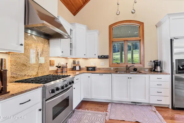 $1,400,000 | 6260 East Lamar Alexander Parkway, Walland, TN 37886