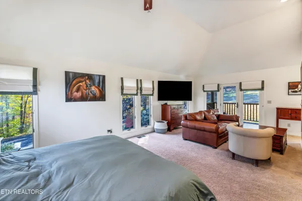 $1,400,000 | 6260 East Lamar Alexander Parkway, Walland, TN 37886