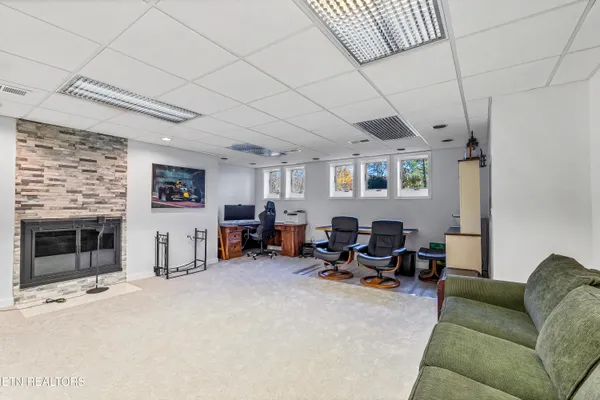 $1,400,000 | 6260 East Lamar Alexander Parkway, Walland, TN 37886