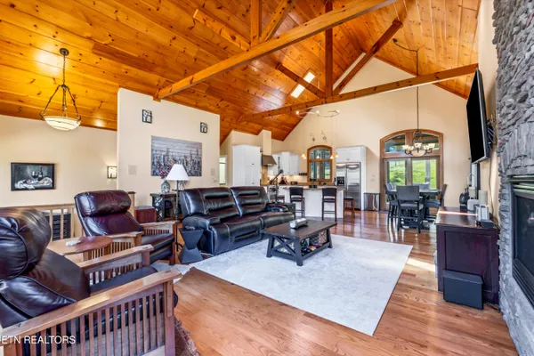 $1,400,000 | 6260 East Lamar Alexander Parkway, Walland, TN 37886