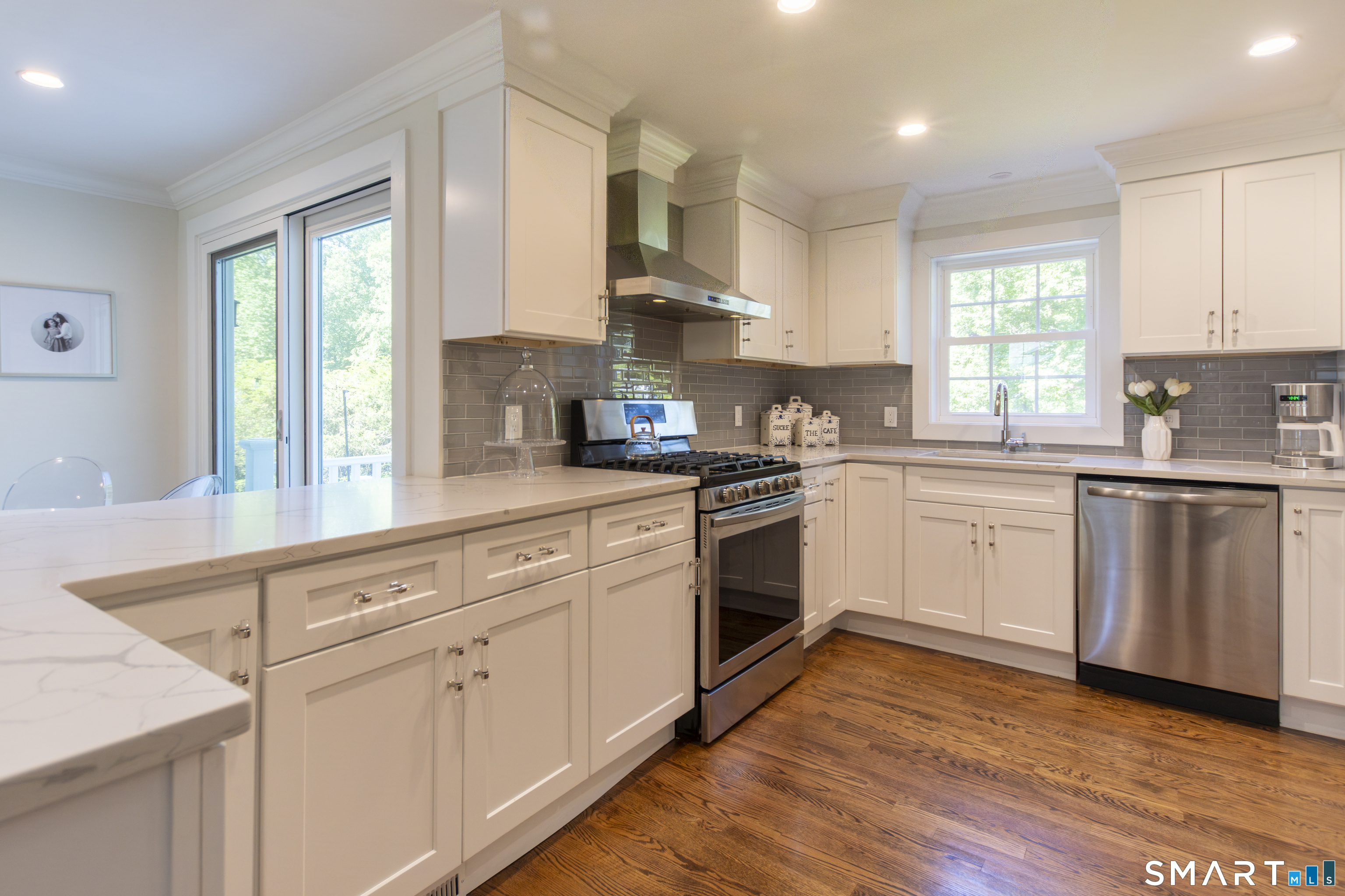 34 Robinwood Road Trumbull, CT 06611 - Photo 8 of 39