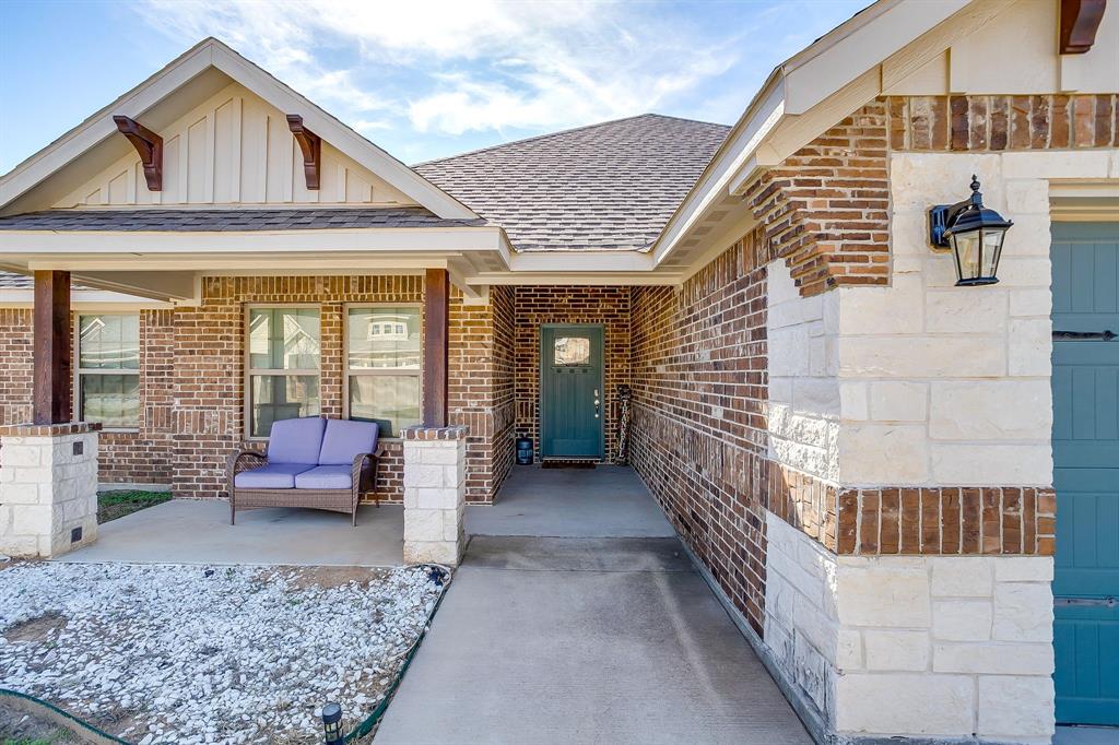 940 Sam Street Springtown, TX 76082 - Photo 4 of 39