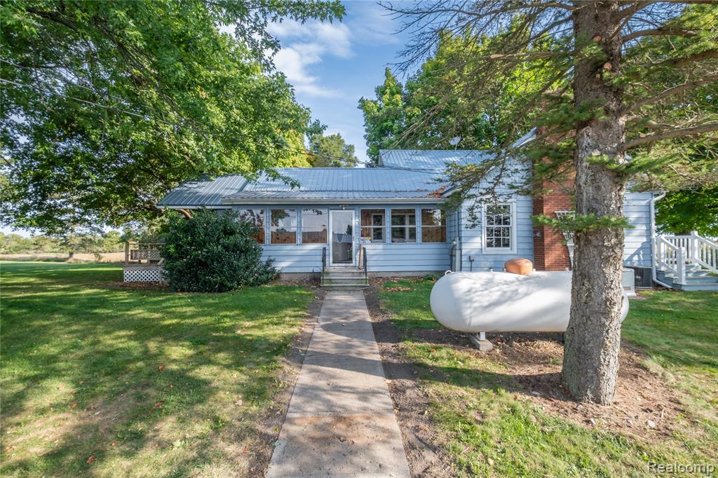 7570 Fostoria Road Mayville, MI 48744 - Photo 5 of 37