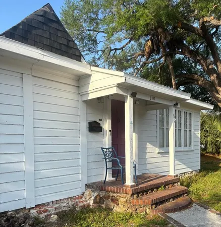 $3,600 | 2601 West Cleveland Street, Tampa, FL 33609