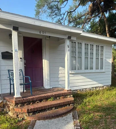 $3,600 | 2601 West Cleveland Street, Tampa, FL 33609
