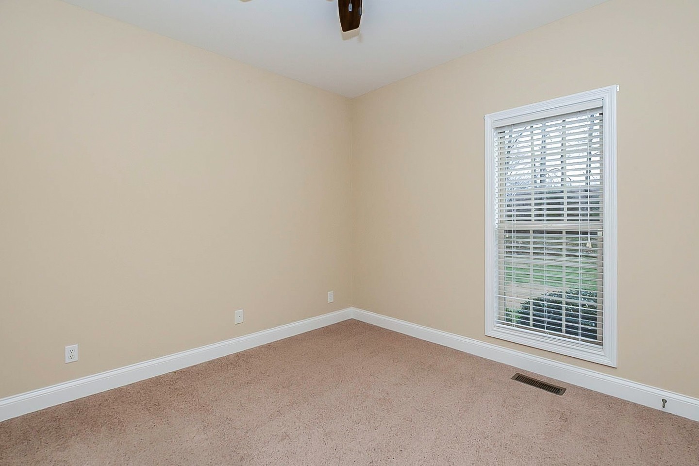 1008 Bradshaw Road Lebanon, TN 37087 - Photo 18 of 21 an empty room with windows