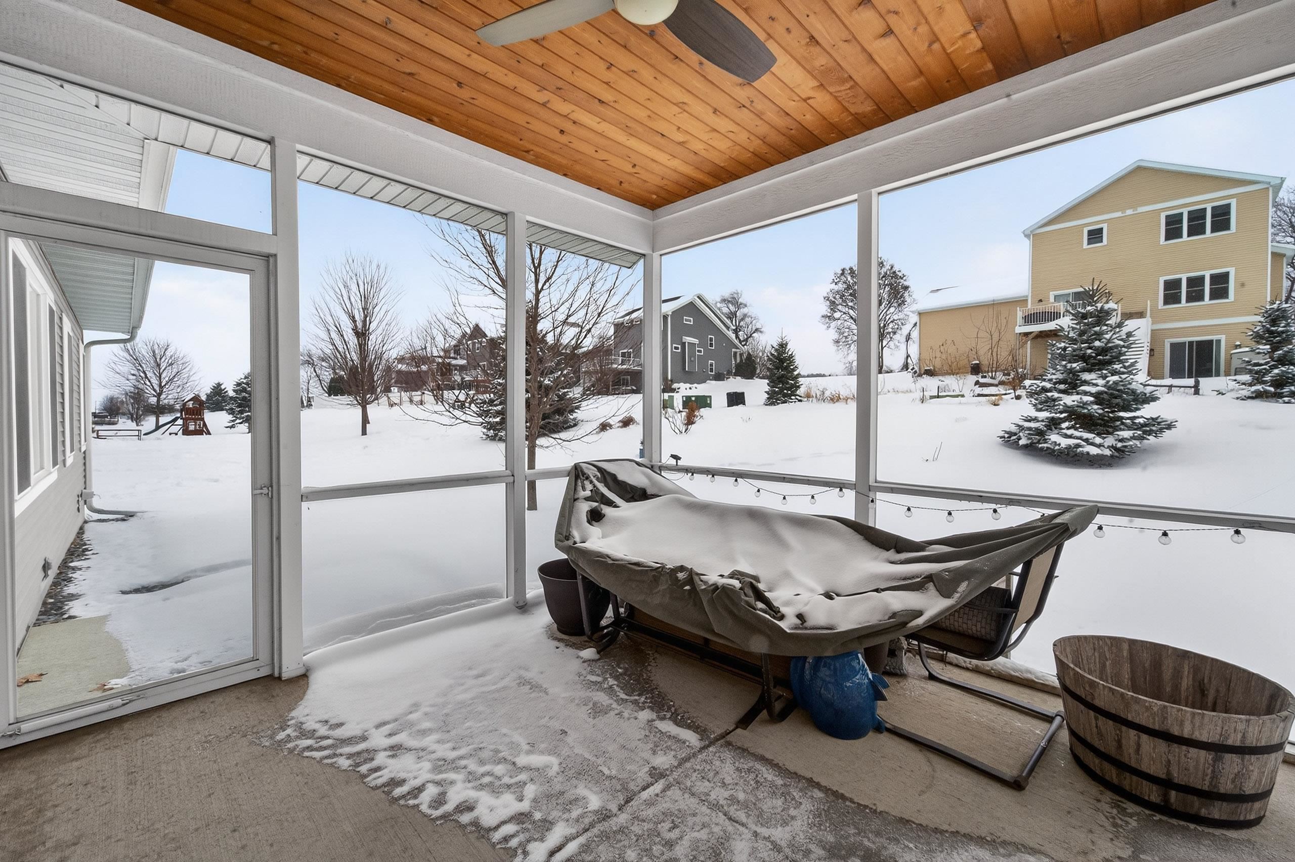 9329 Cobalt Street Middleton, WI 53562 - Photo 9 of 32