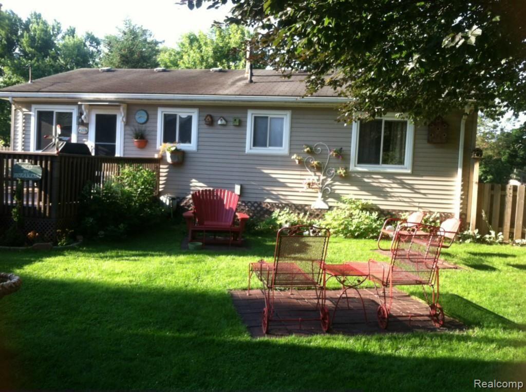 9587 Hilton Road Brighton, MI 48114 - Photo 3 of 13 image (1).jpg