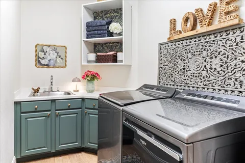 $1,395,000 | 214 Varco Drive, Austin, TX 78738