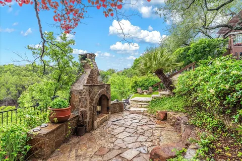$1,395,000 | 214 Varco Drive, Austin, TX 78738