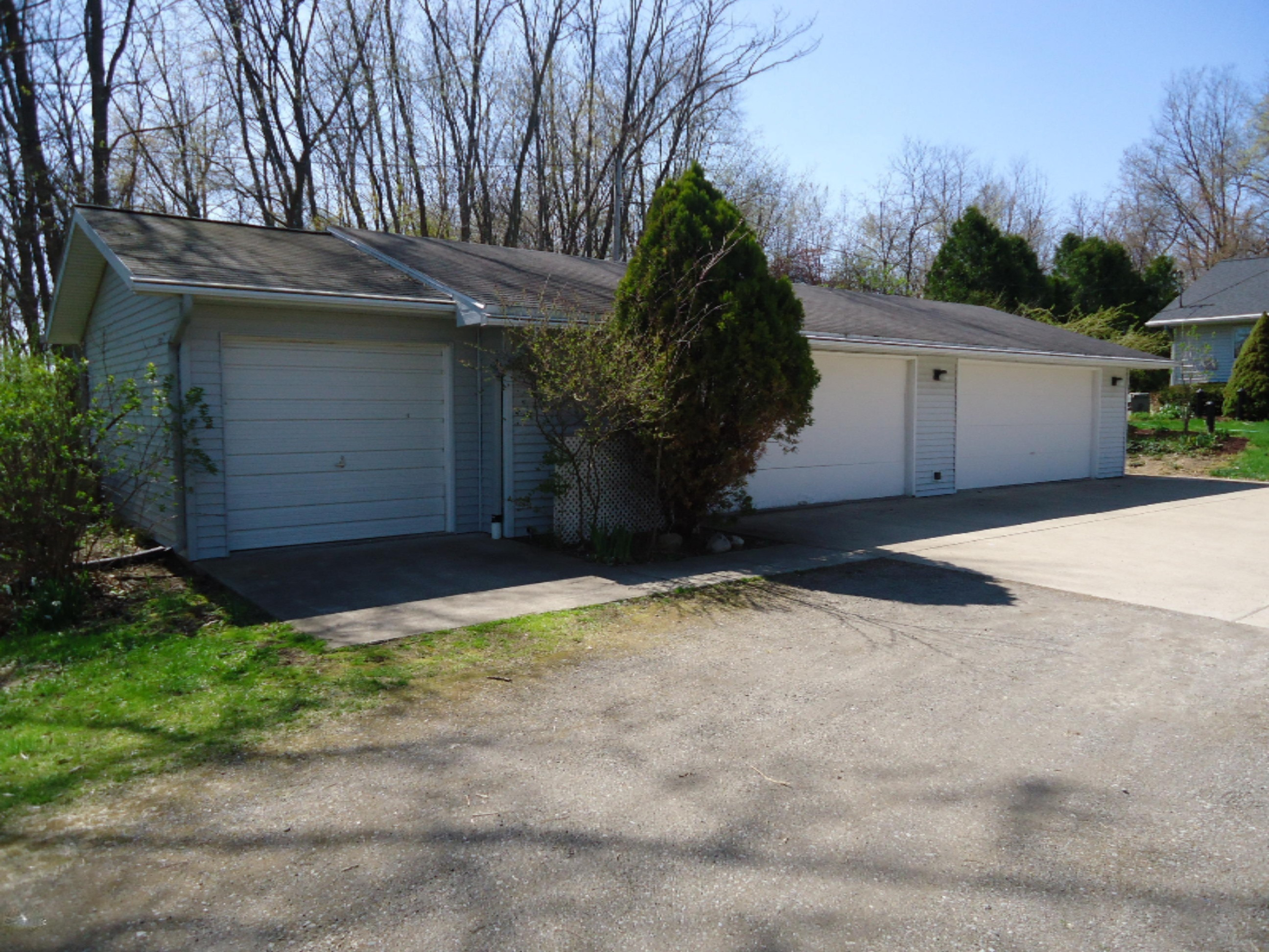 2453 Walton Road Niles, MI 49120 - Photo 2 of 29 DSC01131