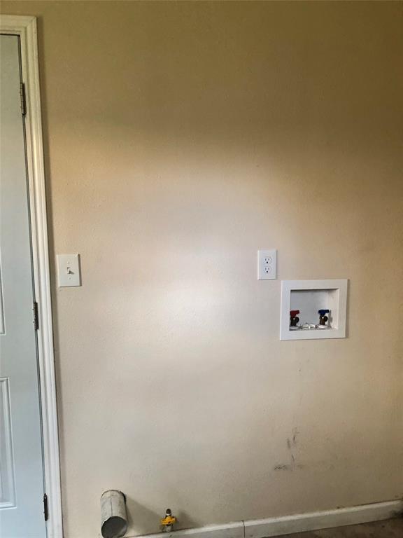 905 Isbell Road Fort Worth, TX 76114 - Photo 23 of 29 Gas dryer hookup