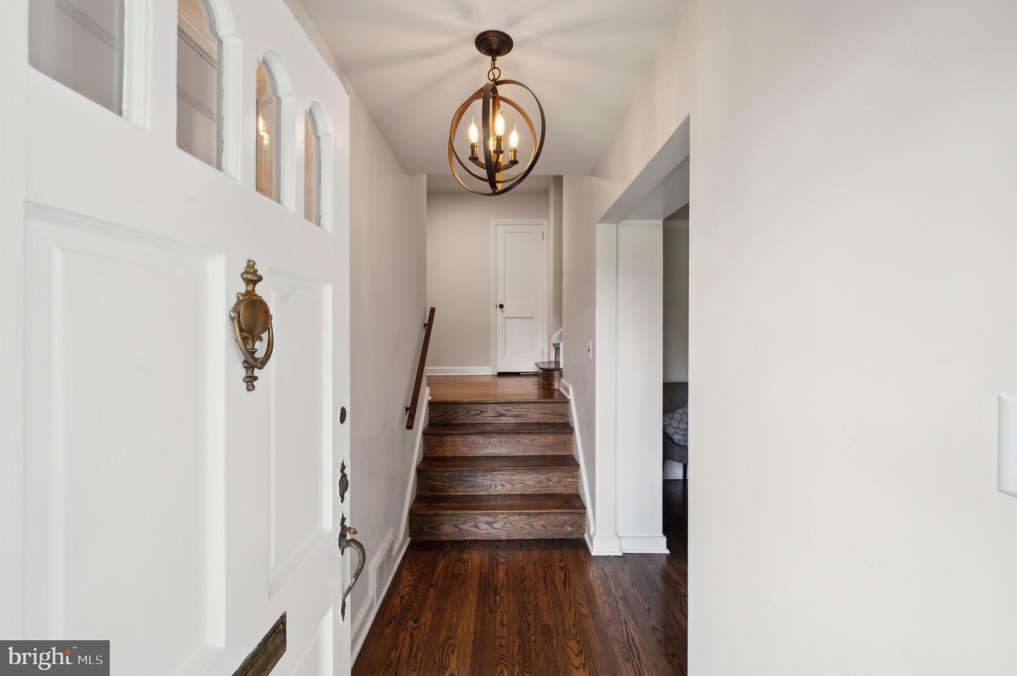 412 Red Leaf Road Wynnewood, PA 19096 - Photo 2 of 20 Entryway