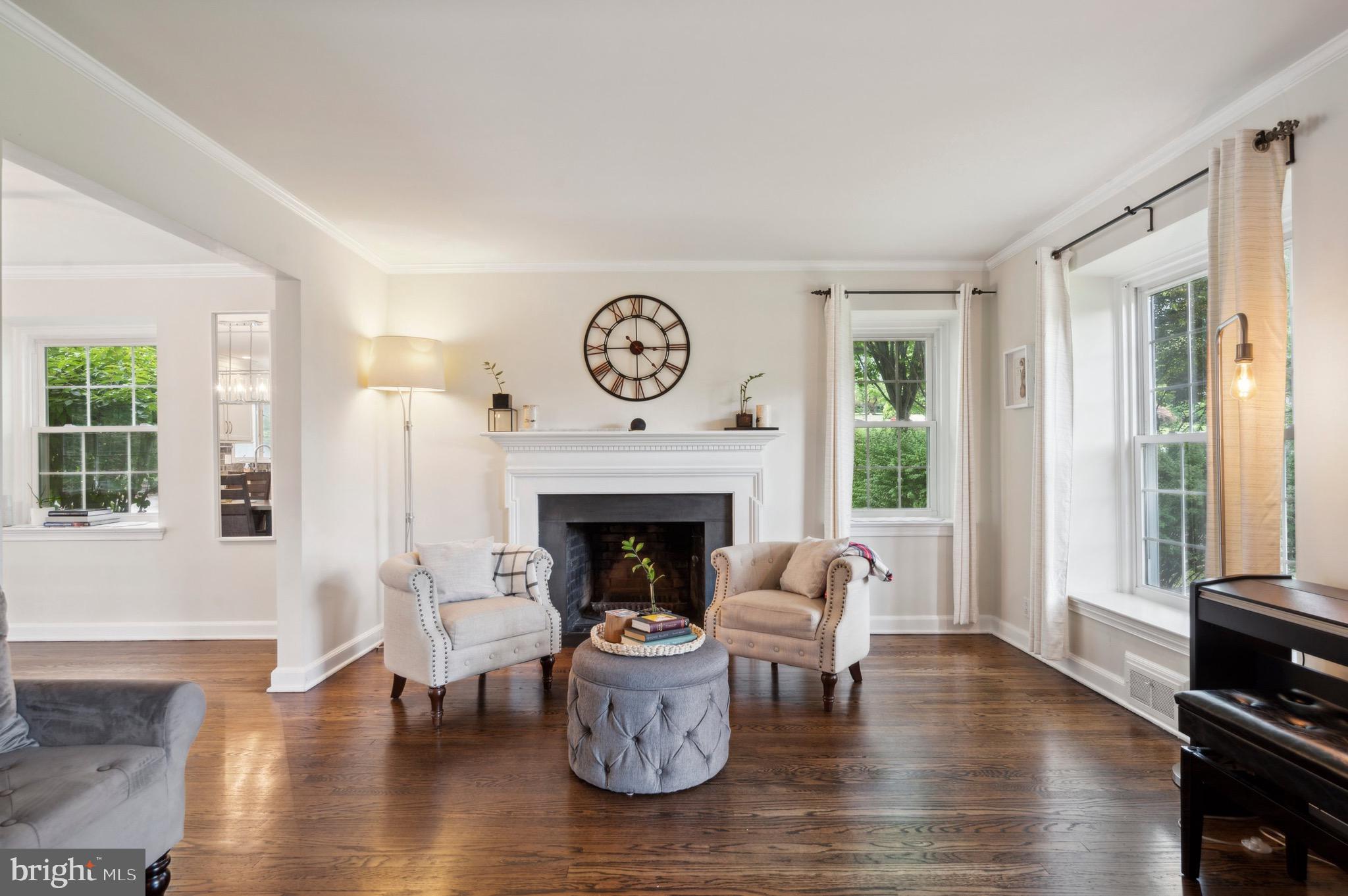 412 Red Leaf Road Wynnewood, PA 19096 - Photo 4 of 20 Living room